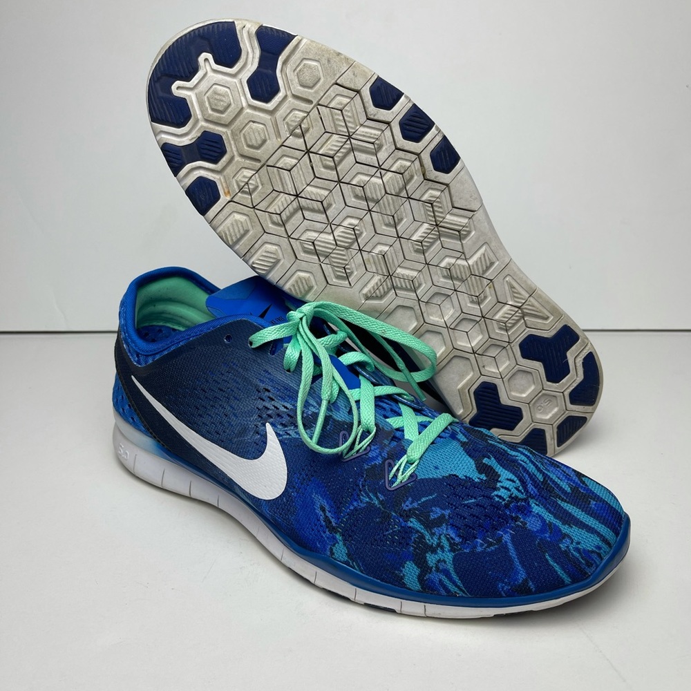 Nike running shoes‎
